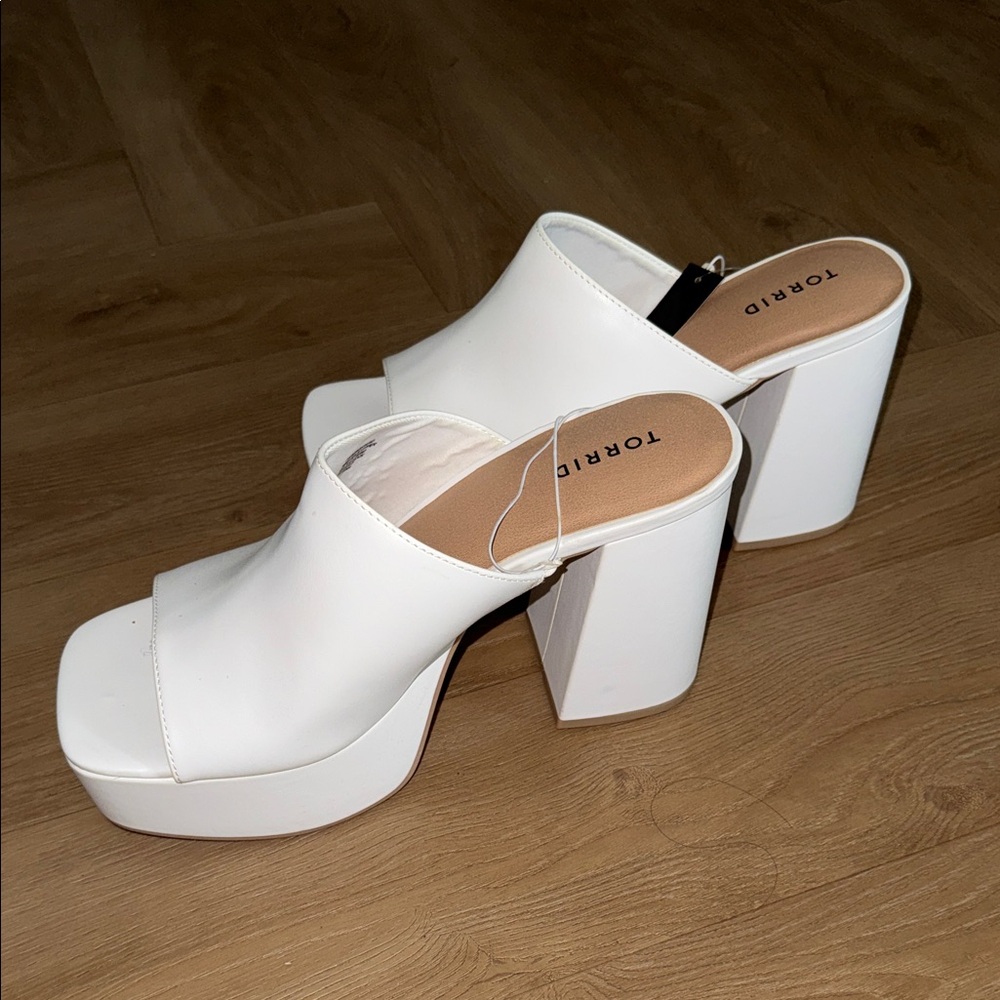 Torrid White Platform Mule Heels Wide Width Size 12 NWT Chunky Block Heel